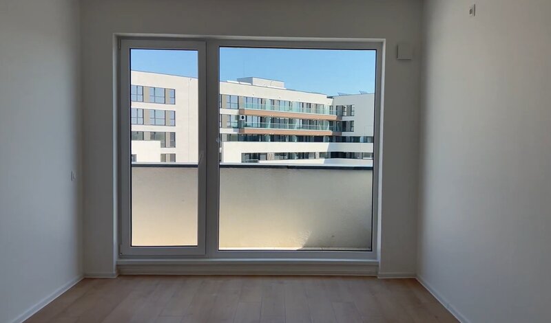 Lacul Straulesti, Mall Colosseum,