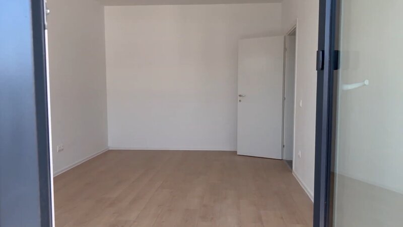 Lacul Straulesti, Mall Colosseum,